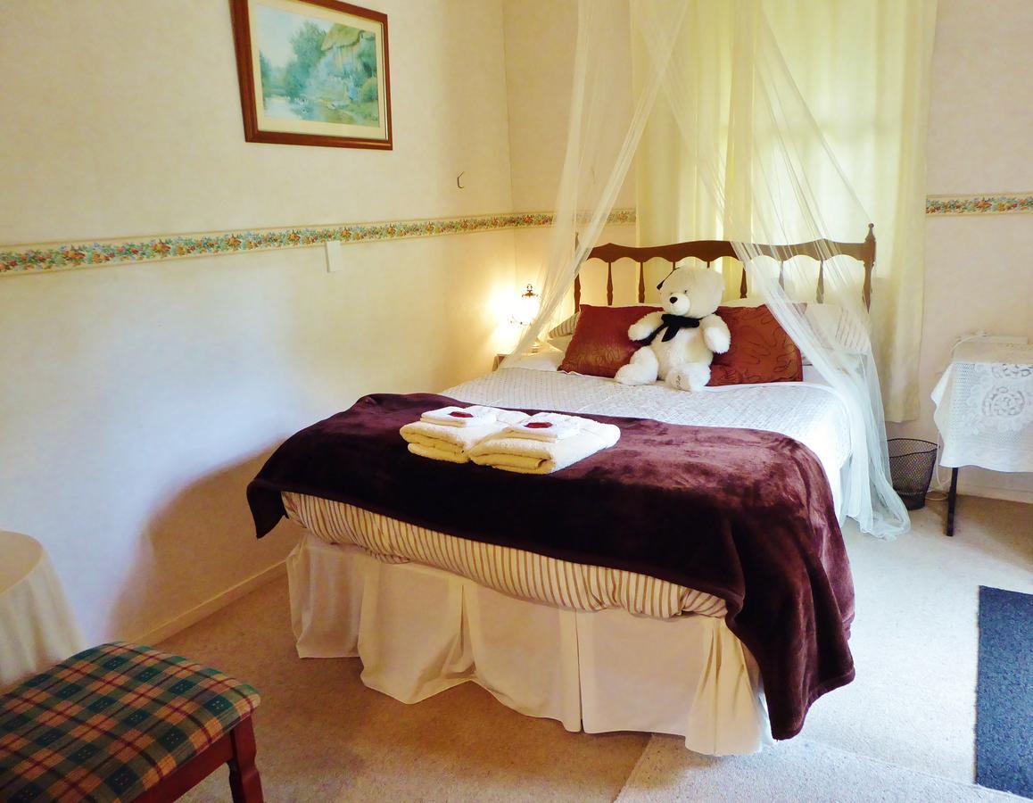 Mount Tutu Eco-Sanctuary Bed & Breakfast Ohauiti ห้อง รูปภาพ